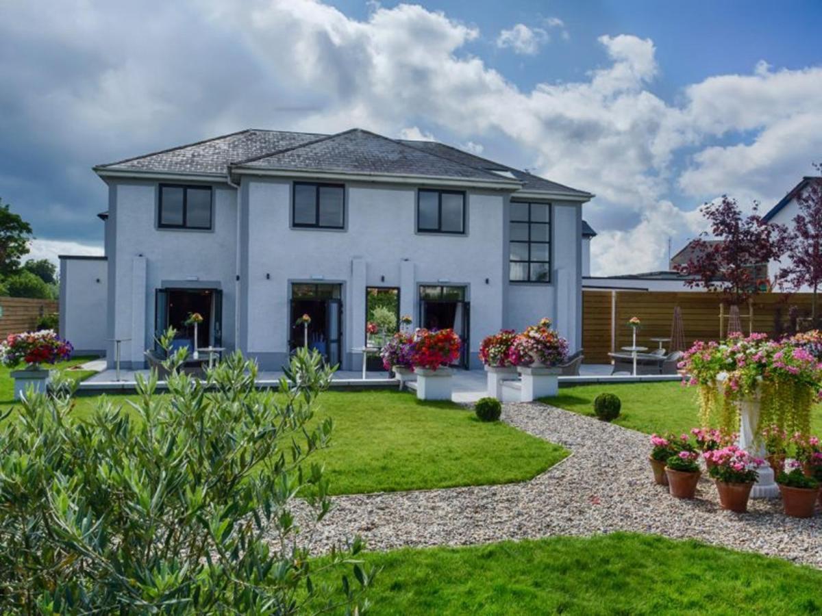 The Village Hotel, Bar And Restaurant Bettystown Exterior foto