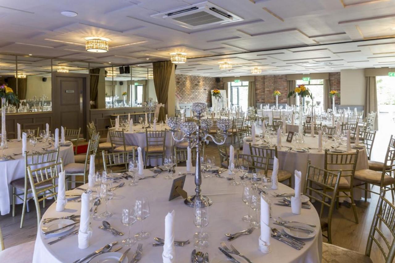 The Village Hotel, Bar And Restaurant Bettystown Exterior foto